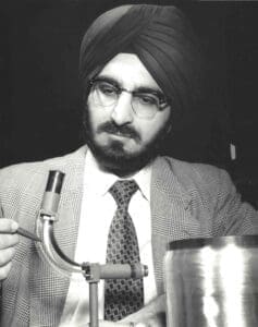 Photograph of Narinder Singh Kapany, the father of fibre optics. Photo: Wikimedia Commons