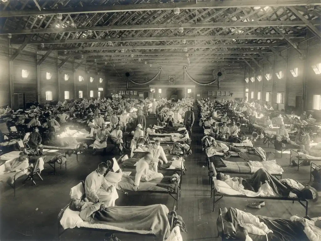 Soldiers sick with Spanish flu at a hospital ward at Camp Funston in Fort Riley, Kansas. Photo: Wikimedia Commons