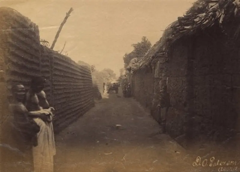 An 1897 urban street view captured within the Royal quarter of Benin City.Photo: Wikimedia Commons