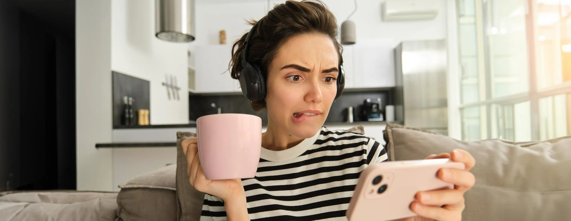 Digital detox tips for mindful social media use: take intentional breaks while scrolling