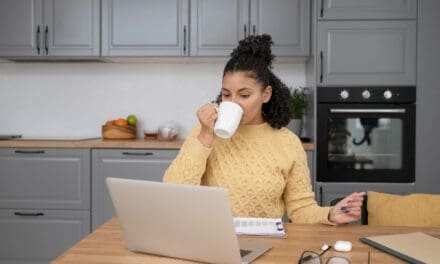 Should You Set Office Hours as a Freelancer?